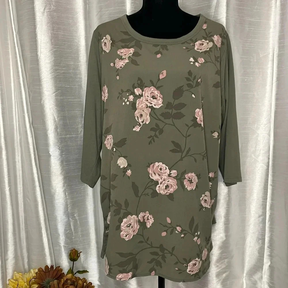 Lane Bryant Women’s 18/20 Floral Front 3/4 Sleeve Blouse